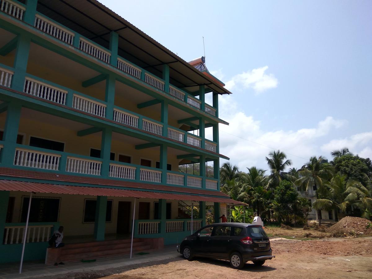 Atithi Farm House Hotel Borlai Luaran gambar