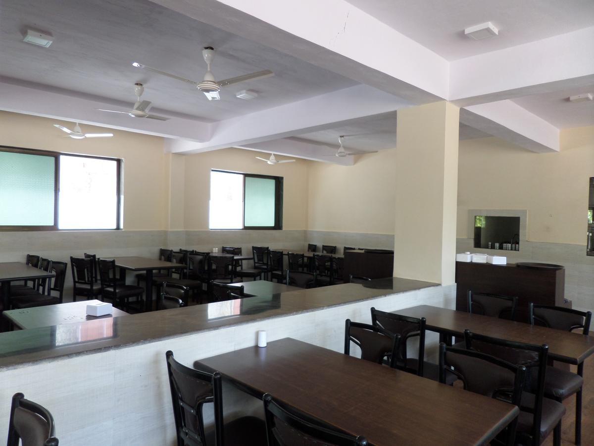 Atithi Farm House Hotel Borlai Luaran gambar