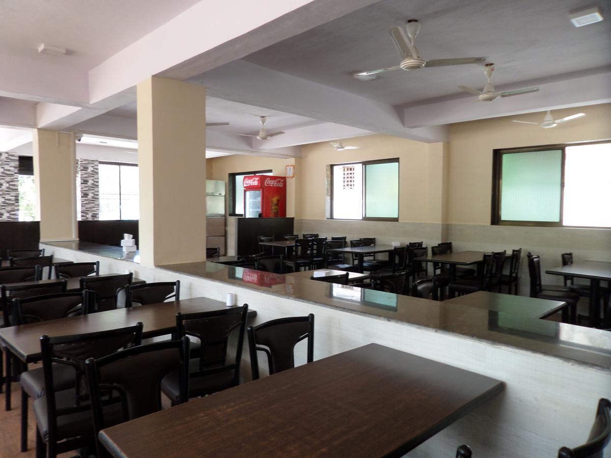 Atithi Farm House Hotel Borlai Luaran gambar