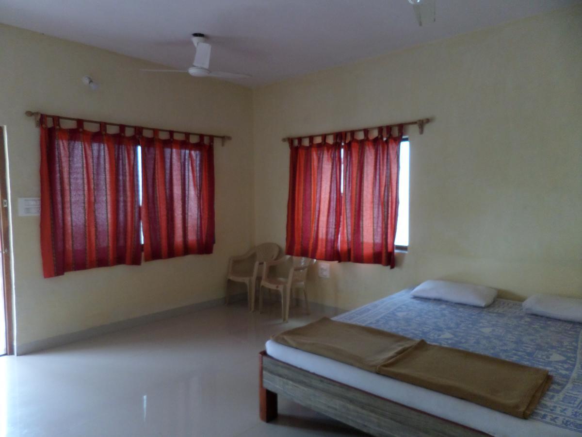 Atithi Farm House Hotel Borlai Luaran gambar