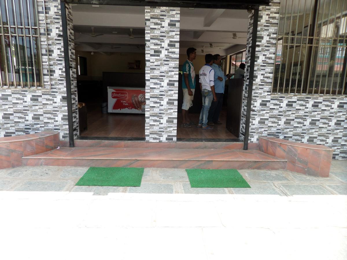 Atithi Farm House Hotel Borlai Luaran gambar